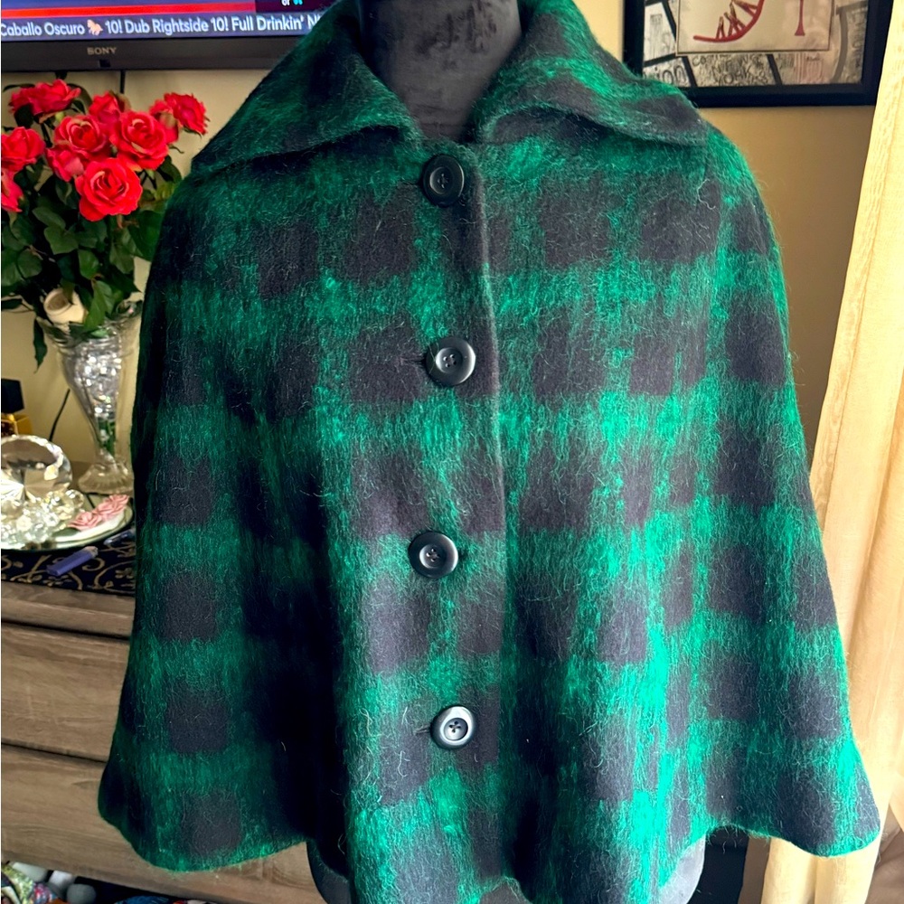 A Beautiful Green and Black Cape